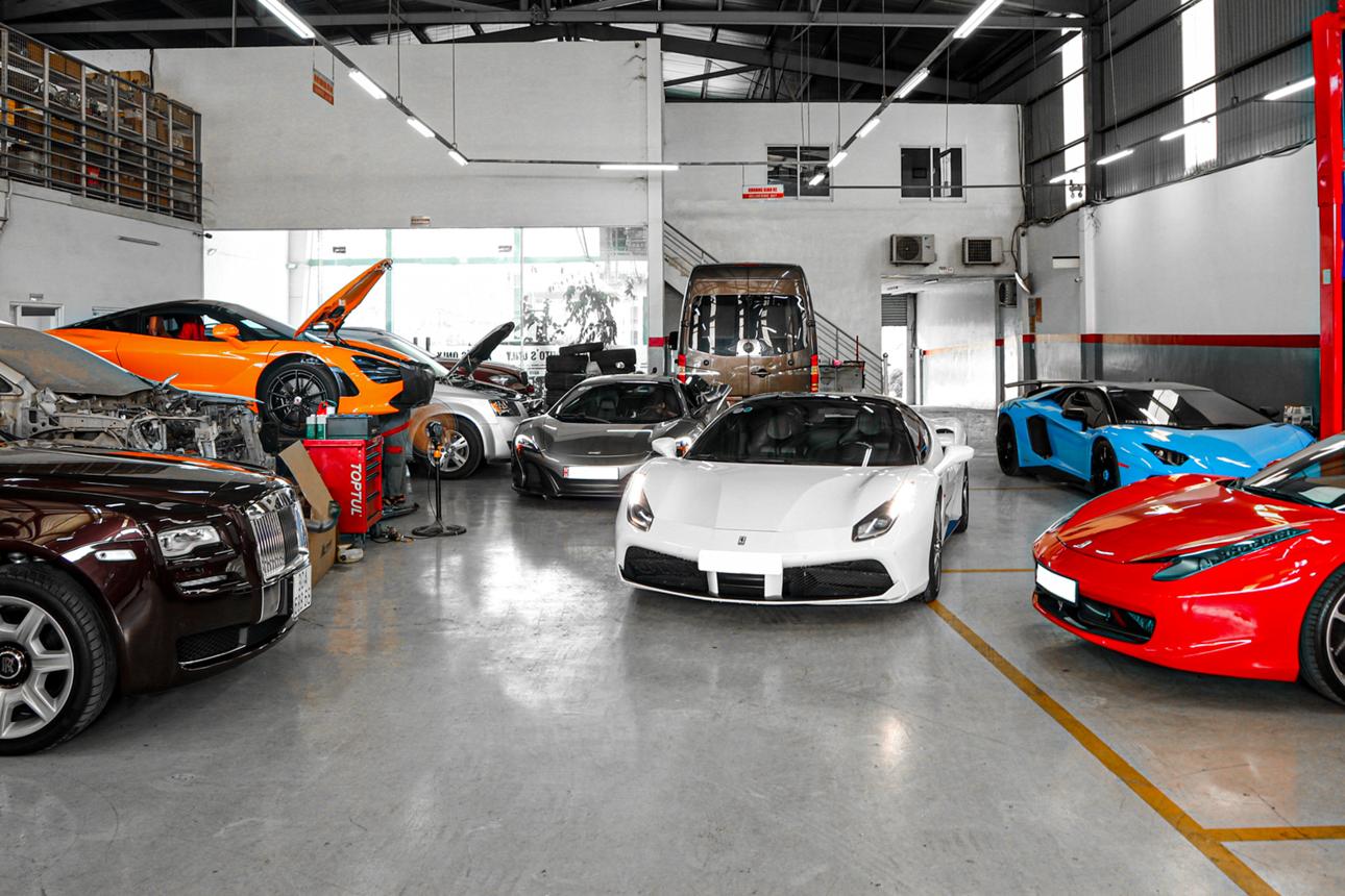 Step in to most luxurious garage - Image 